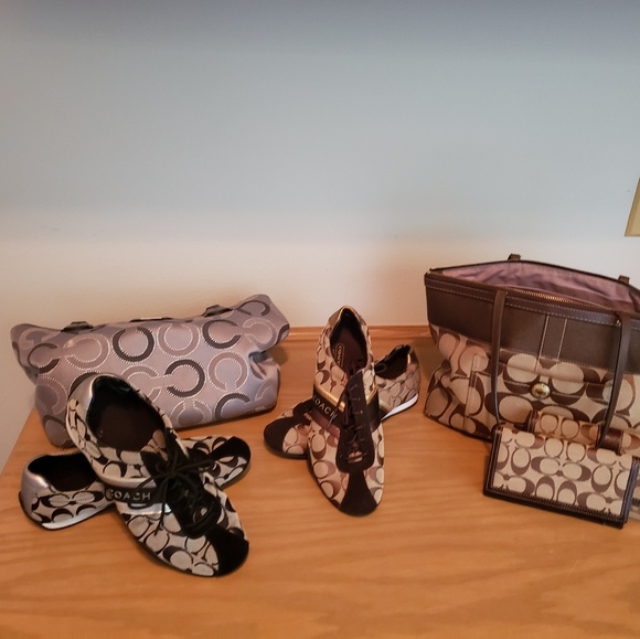 Coach collection - Picture 2 of 2